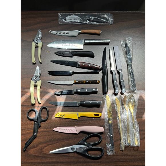 Assorted Kitchen Knife Lot - Mixed Brands, Some New, Mostly Used - Picture 7 of 7